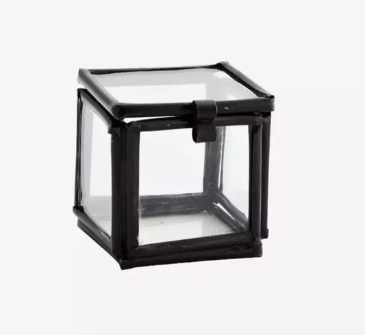 Mini boîte en verre noire - maison bloom concept