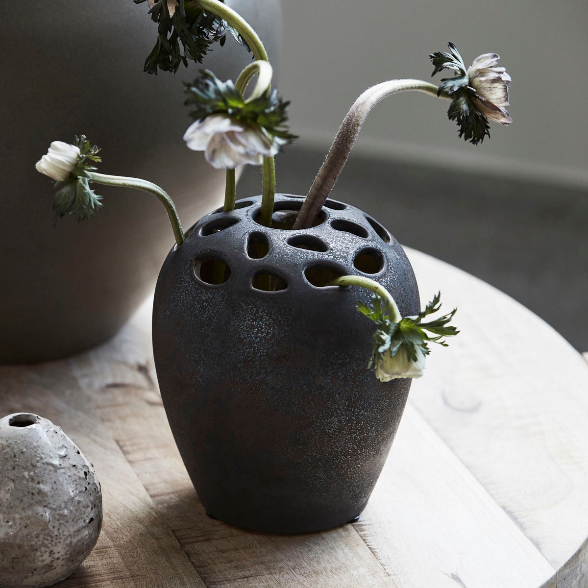 Vase à trous espacés - VARIOS - maison bloom concept